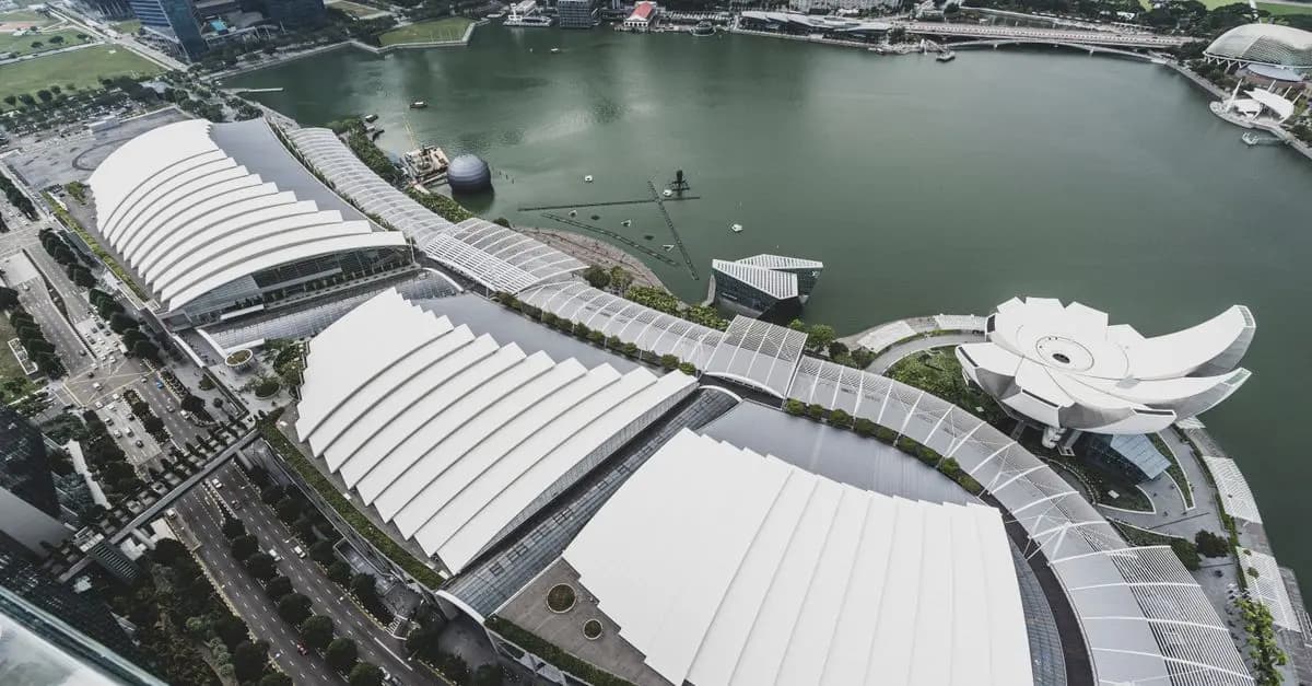 Singapour : Une Métropole Futuriste à Découvrir